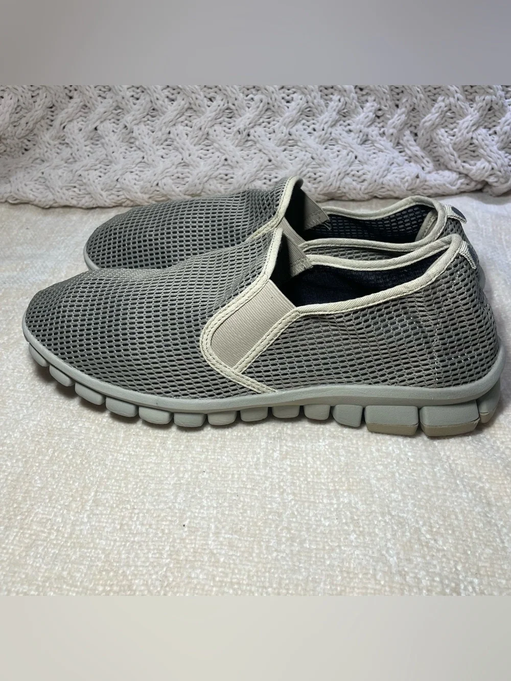 No Sox Deer Stags Men's Slip-On Mesh Light Gray and Cream size 12